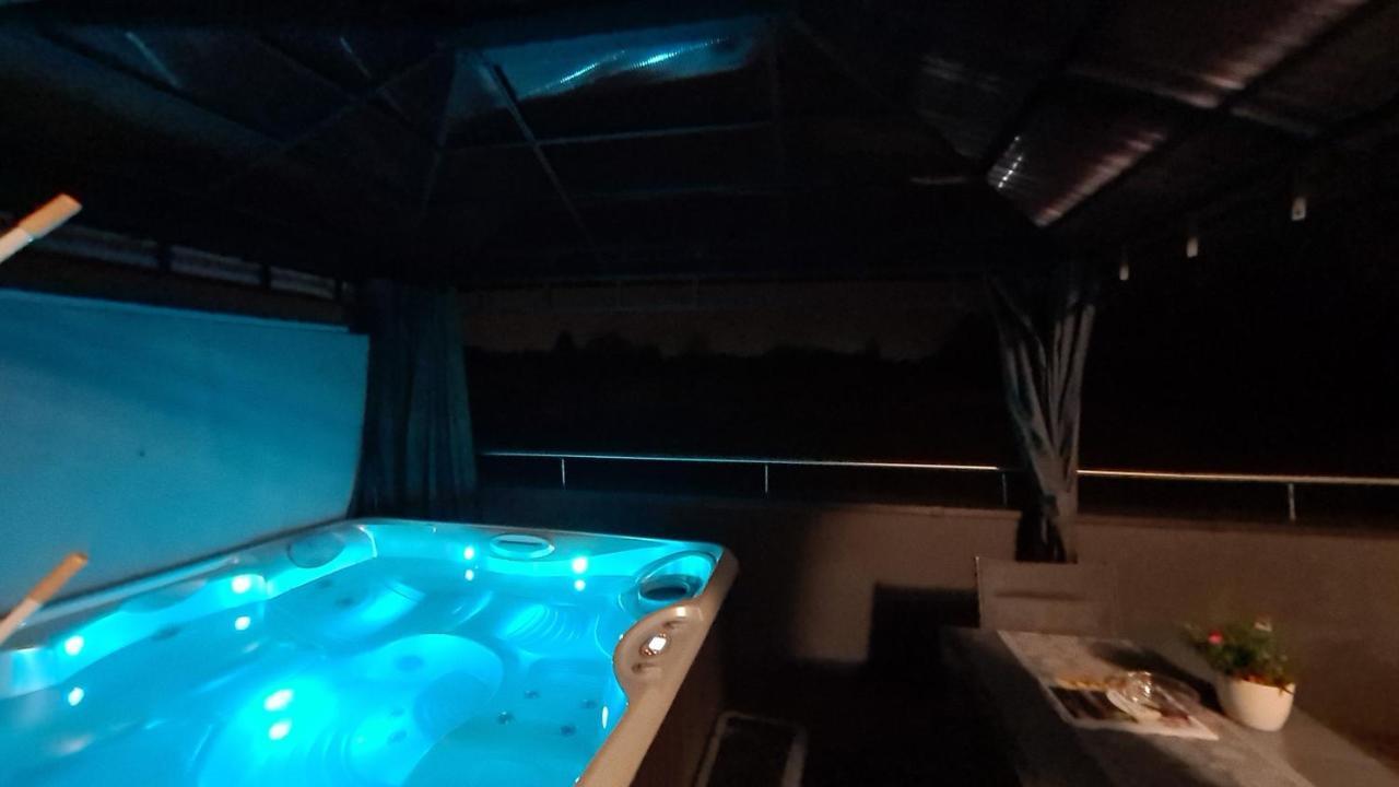 Apartament - Jacuzzi 제수프 외부 사진